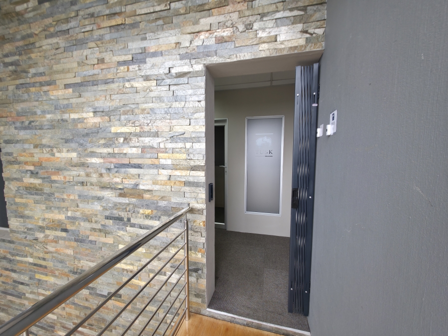 To Let Commercial Property for Rent in Berea Eastern Cape